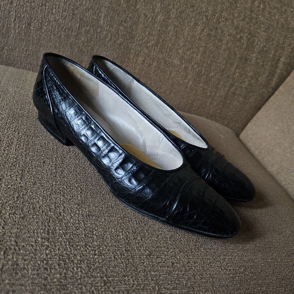 Chanel Vintage Alligator Pumps Size 37 - Picture 7 of 11
